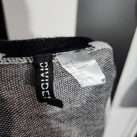 Oversized Star Print Sweater - Picture 6 of 7